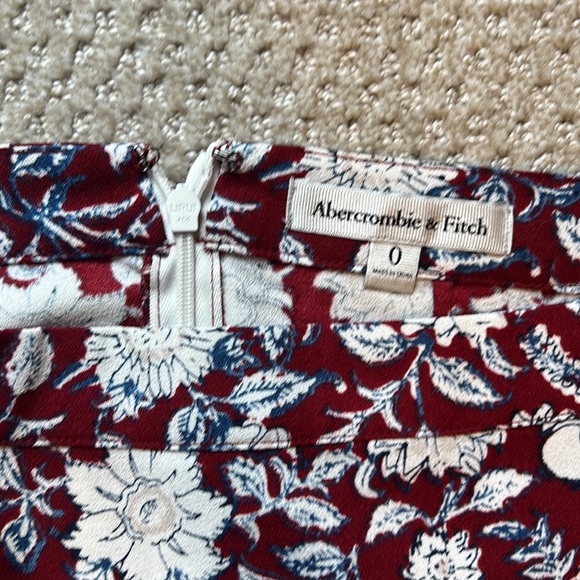 Abercrombie and Fitch Mini Skirt Size 0 - Picture 4 of 5